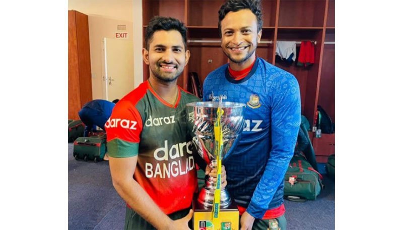 সাকিবের সঙ্গে ট্রফি জিতে গর্বিত চাঁদপুরের শামীম
