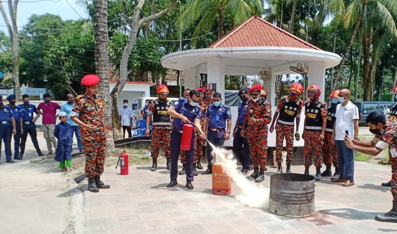 অগ্নিনির্বাপণ সম্পর্কে সকল পুলিশ সদস্যের যথাযথ জ্ঞান থাকতে হবে : পুলিশ সুপার