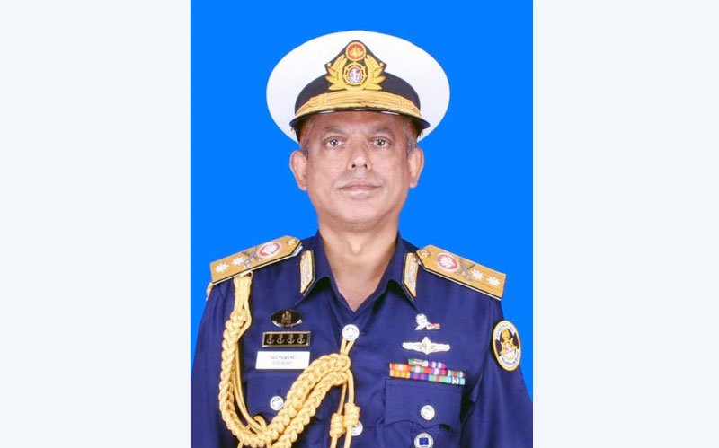 কোস্টগার্ডের মহাপরিচালকের দায়িত্ব নিলেন রিয়ার এডমিরাল আশরাফুল হক চৌধুরী