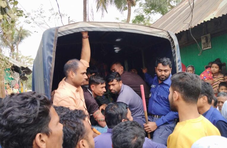 হাজীগঞ্জে ৯৯৯ কল করে বাড়ি-ঘর রক্ষা, গ্রেফতার ১১