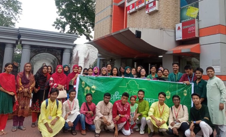 বিএনএমপিসি ইকো ক্লাবের ইফতার বিতরণ