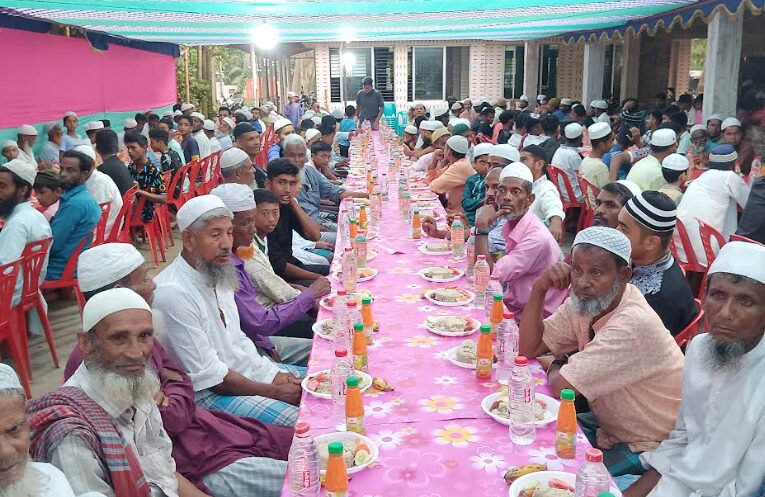 উপাদী দক্ষিণে সাজেদুল হোসেন দীপু চৌধুরীর স্মরণে দোয়া ও ইফতার মাহফিল