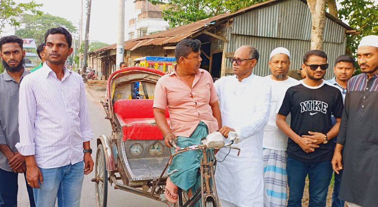 চাঁদপুর পৌর এলাকায় উপজেলা চেয়ারম্যান প্রার্থী আইয়ুব আলী বেপারীর গণসংযোগ