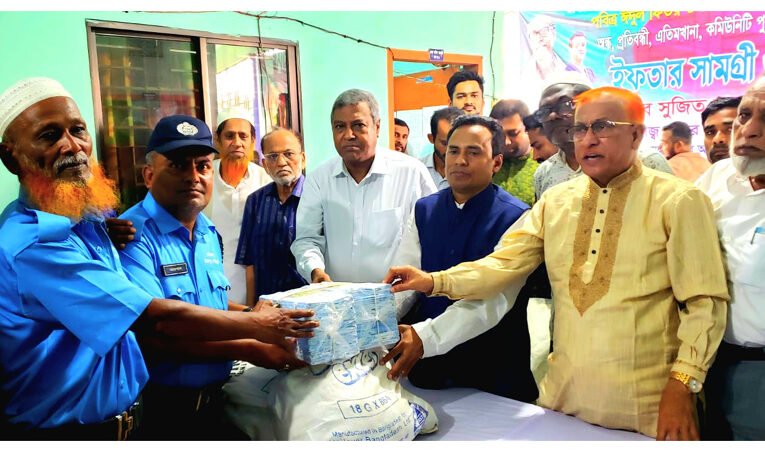 অসহায় মানুষের পাশে দাঁড়ানোই আওয়ামী লীগের ঐতিহ্য : সুজিত রায় নন্দী