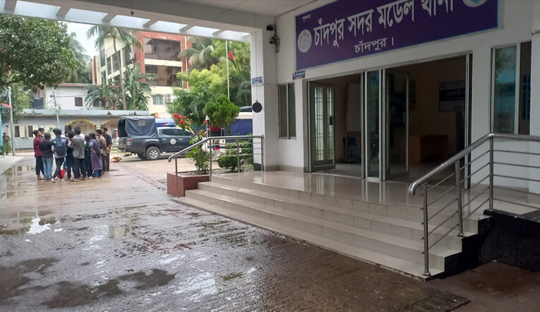 চাঁদপুরের থানাগুলোতে ফিরছেন পুলিশ সদস্যরা, কার্যক্রম শুরু