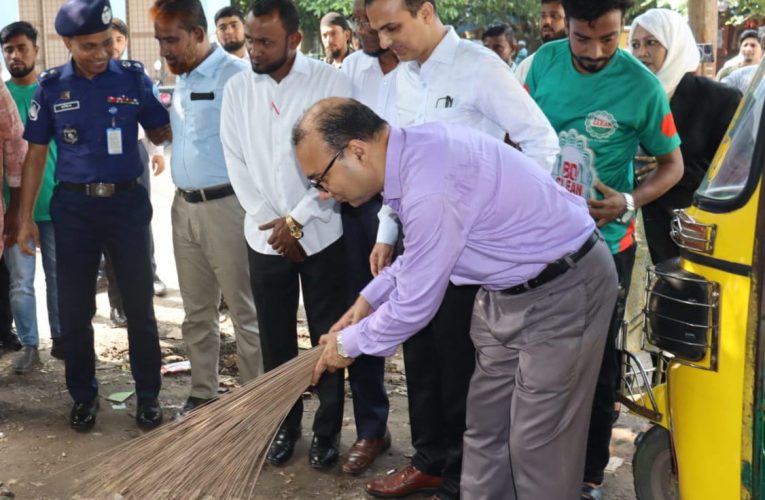 চাঁদপুরে পলিথিন ব্যবহার বন্ধ কার্যক্রমে বিচারক ও আইনজীবীরা