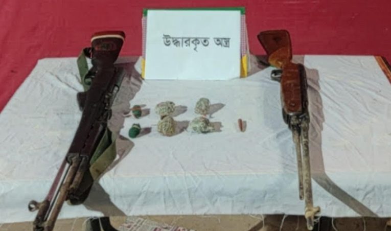 হাজীগঞ্জের বলাখালে যৌথ বাহিনীর অভিযানে অবৈধ অস্ত্র উদ্ধার
