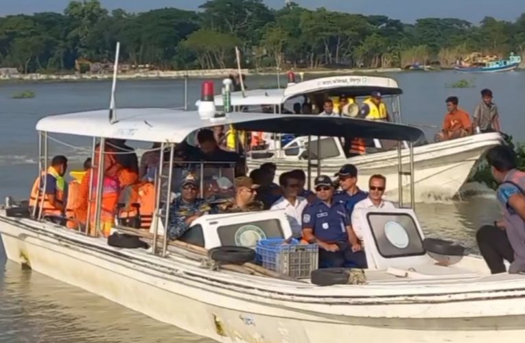 মা ইলিশ রক্ষায় চাঁদপুর মেঘনায় অভিযান, জেলেশূন্য নদী