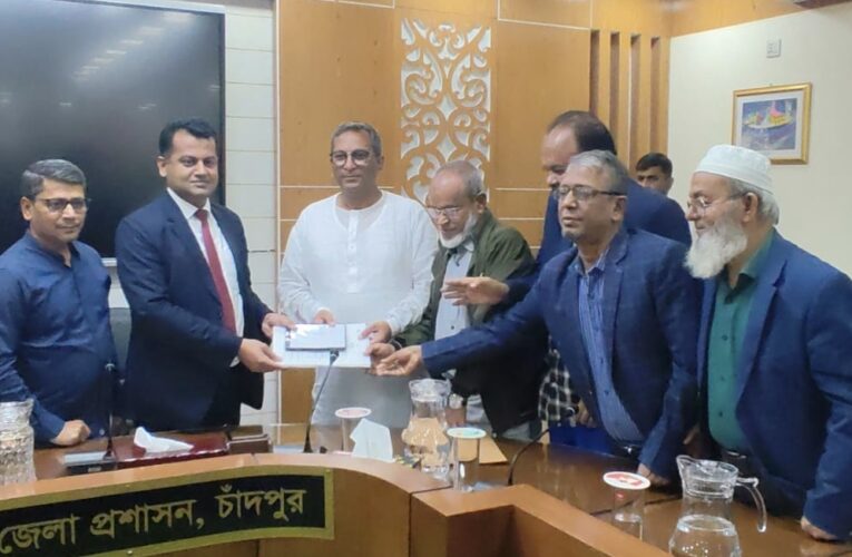 বিজয় দিবসে মনোনয়নপত্র নিলেন চাঁদপুর-৩ আসনের ধানের শীষের প্রার্থী শেখ ফরিদ আহমেদ মানিক