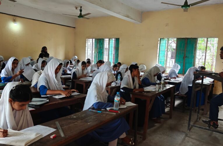 ঝড়ে লণ্ডভণ্ড মতলব উত্তর