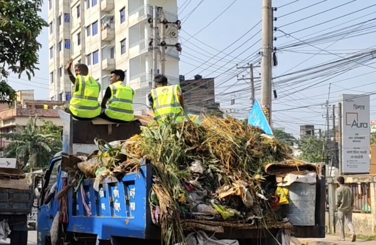 ৬ ঘণ্টায় চাঁদপুর পৌর এলাকার কোরবানীর বর্জ্য অপসারণ