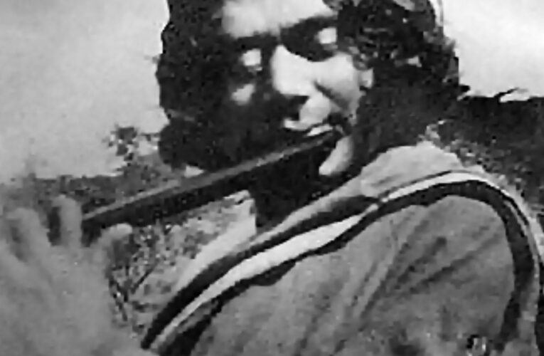 জাতীয় কবি কাজী নজরুলের ১২৭তম জন্মজয়ন্তী উপলক্ষে জেলা শিল্পকলা একাডেমিতে সাংস্কৃতিক অনুষ্ঠান