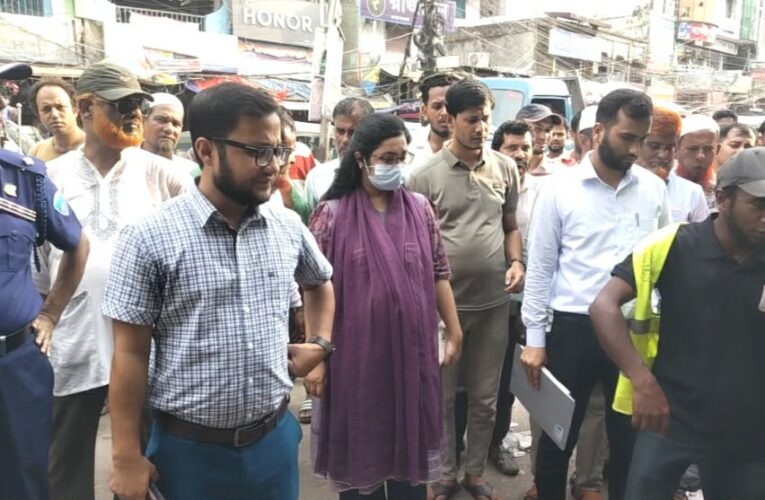 হাজীগঞ্জে ফুটপাত দখলমুক্ত রাখতে উচ্ছেদ অভিযান