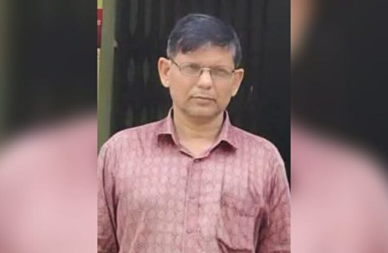শেষ কর্মদিবসেই পৃথিবী থেকে বিদায় নিলেন প্রধান শিক্ষক -বিদায় সংবর্ধনা হলো শোকসভা