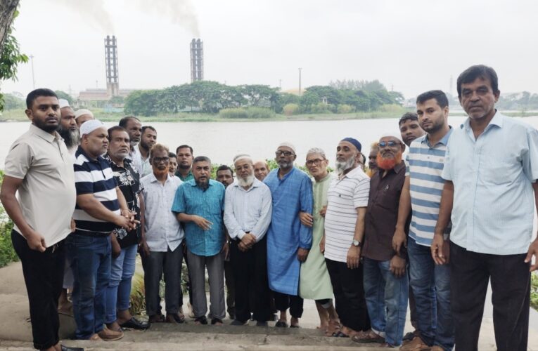 বিএনপির ৪৮তম প্রতিষ্ঠাবার্ষিকী উপলক্ষে চাঁদপুর পৌর বিএনপির মাছের পোনা অবমুক্ত
