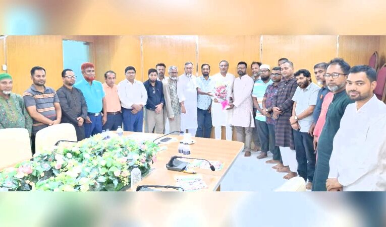 সংবাদকর্মী পরিচয়ে  অপরাধে জড়ানো যাবে না