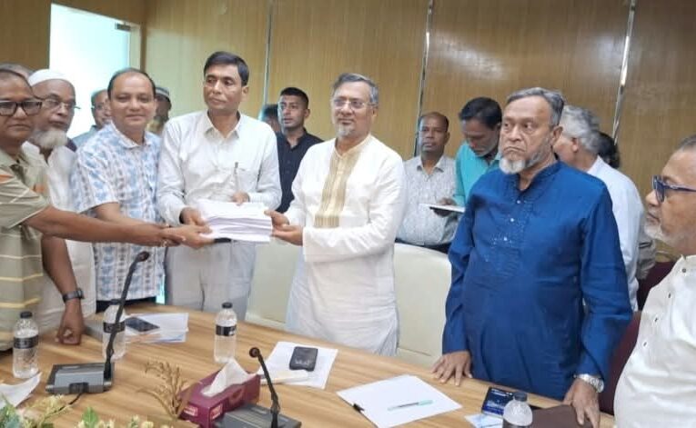সাম্প্রদায়িক সম্প্রীতি বজায় রেখে উৎসবমুখর পরিবেশে দুর্গাপূজা উদযাপিত হবে